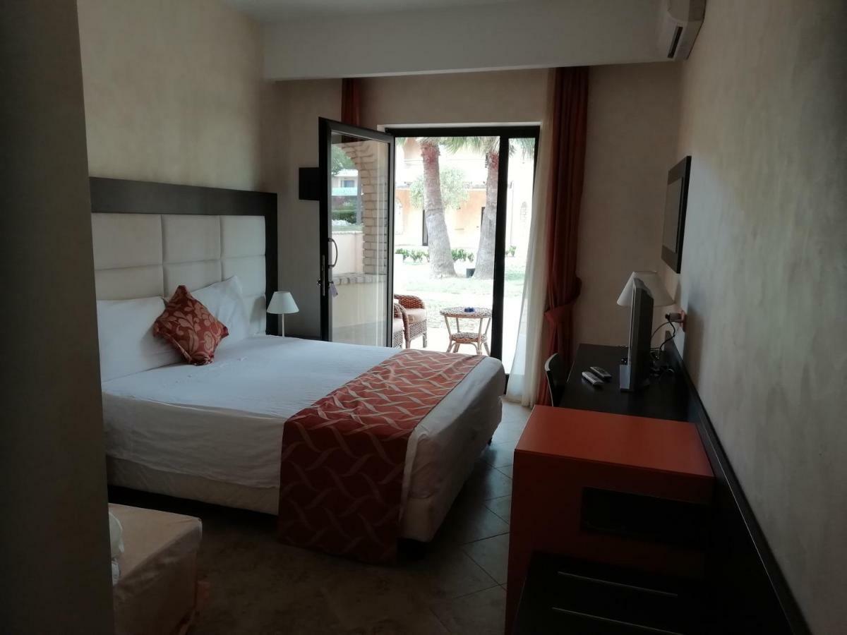 Hotel Relais Capo Spulico Roseto Capo Spulico Esterno foto
